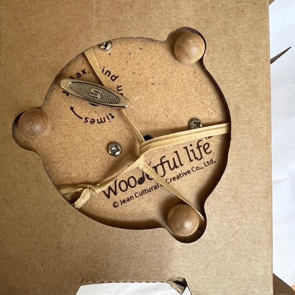 Wonderful Life Collectible Music Box Birthday Cake New in Opened box - Picture 8 of 8